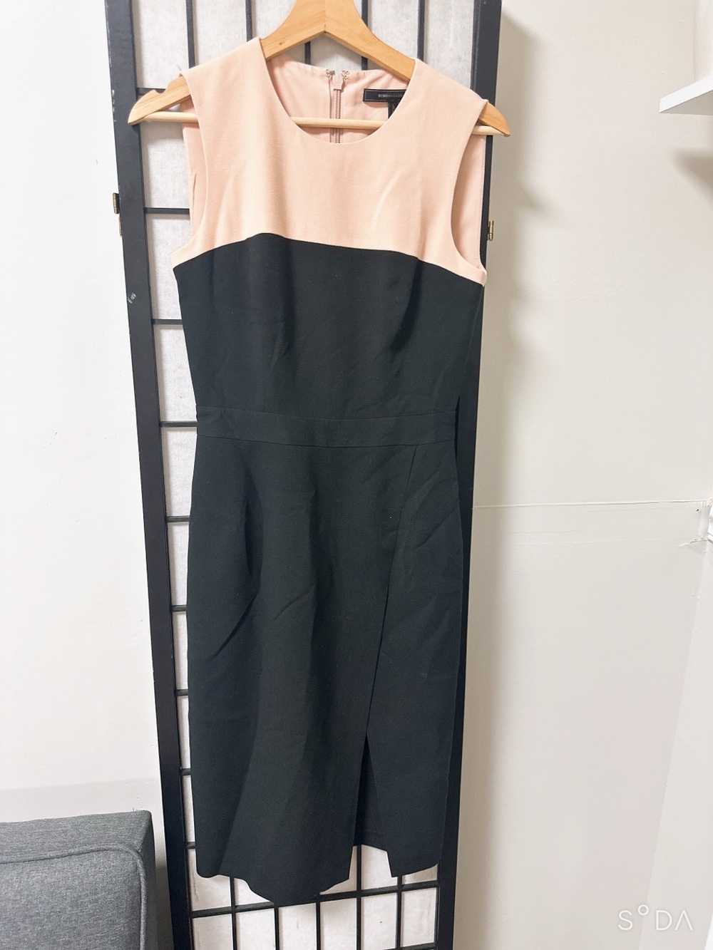 Sleeveless Colorblock Sheath Dress - Black & Blush bcbgmaxazria